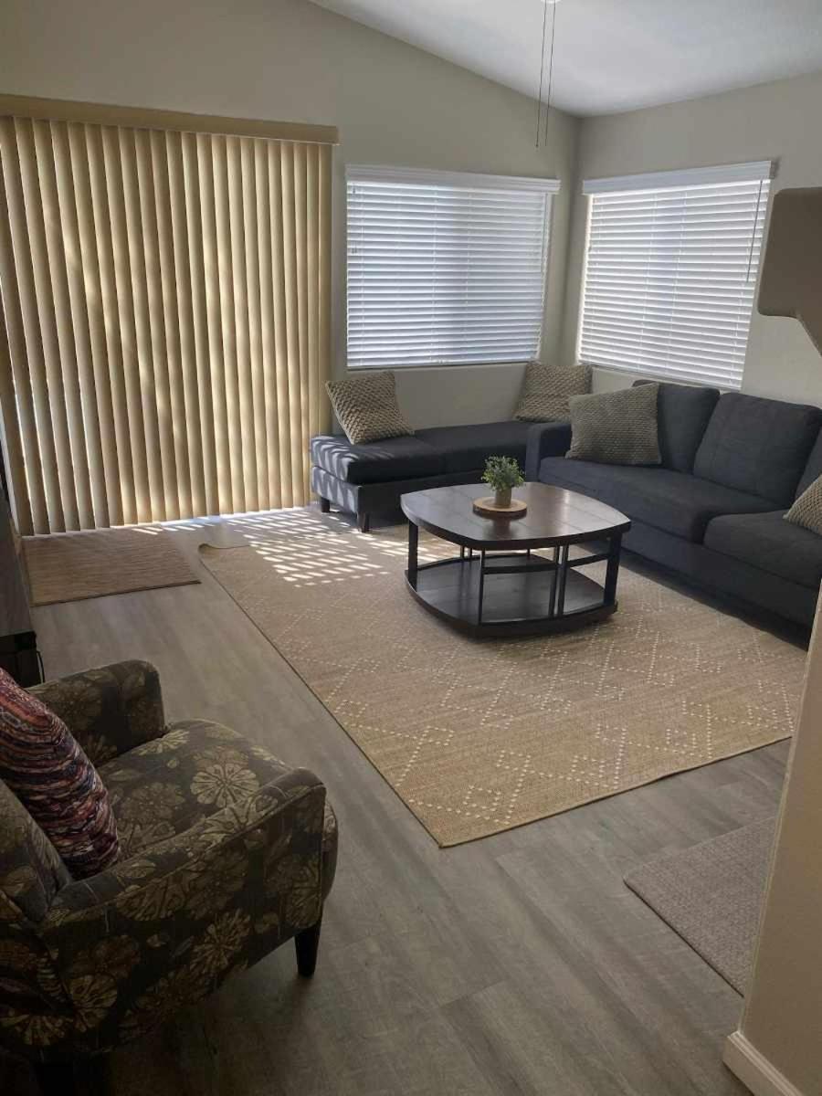 New Beautifully Remodeled Home In Las Vegas Exterior photo